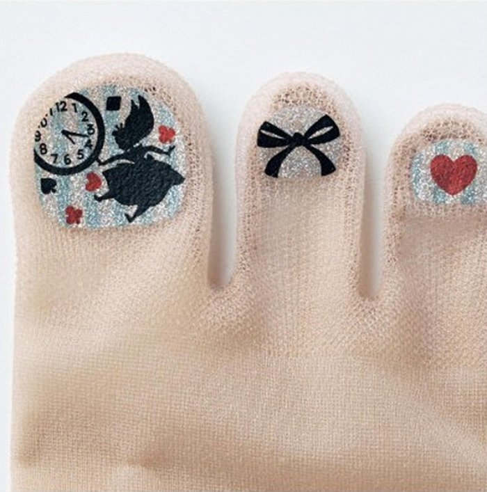 Japonya'da Tasarlanan Kendinden Ojeli Çoraplar Çok Sevildi 5