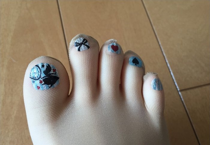 Japonya'da Tasarlanan Kendinden Ojeli Çoraplar Çok Sevildi 8