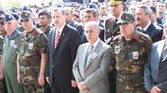 Şehid cenazesinde Erdoğan’a tepki, Sezer’e alkış vardı