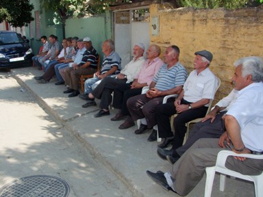 Anne sağlık gözetimi altında