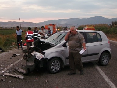 Sökede 2 trafik kazası meydana geldi 5 yaralı var