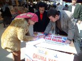 Söke Halk Eğitim Merkezi okuma-yazma bilmeyenlere ulaşmaya çalışıyor