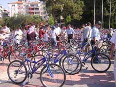 Başarılı öğrencilere jest