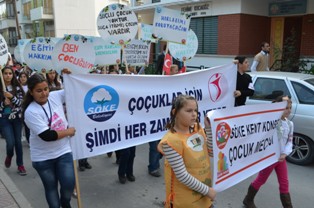 Çocuk Hakları için yürüdüler