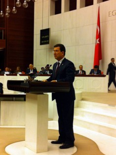 Kılınç, AK Parti kendisiyle yarışıyor