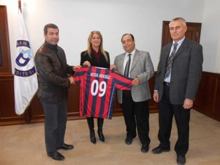 SÖKESPOR YÖNETİCİLERİ ADÜ REKTÖRÜ BİRİNCİOĞLU