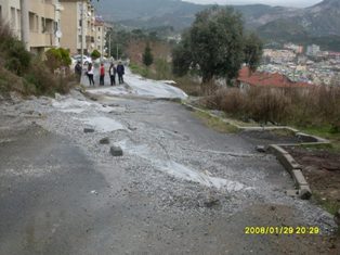 Sokak kayıyor, heyalanı kim durduracak?