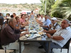 KARİA ROTARY KULÜBÜ HUZUREVİ YAŞLILARINI BODRUM'DA MİSAFİR ETTİ