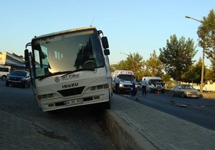 AYDINDA ZİNCİRLEME TRAFİK KAZASI: 13 YARALI