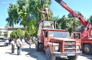 ŞULE TUNTAŞ MEYDAN DÜZENLEMESİNE TEPKİLİ