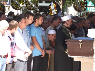 Cemal Göven gözyaşları arasında toprağa verildi