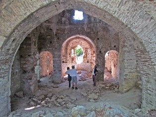 Kurşunlu Manastırı çökmeye başladı