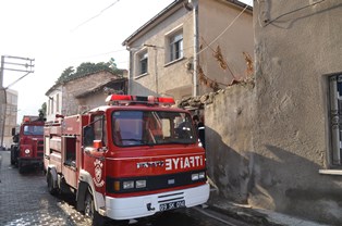 KAMYONLA MOTORSİKLET ÇARPIŞTI: 1 AĞIR YARALI