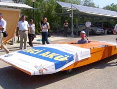 Güneş enerjisiyle çalışan güneş arabası