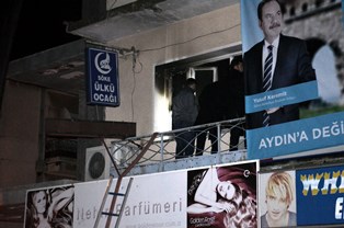 Söke Ülkü Ocağında yangın çıktı