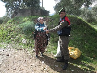 Jandarmadan anlamlı kutlama