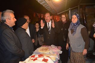 Keremit köy ziyaretlerinde miting yapıyor