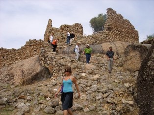 Manastırının kubbesi çöktü