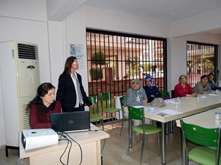 Halk Sağlığı Müdürlüğünde görevli personellere hizmet içi eğitim verild