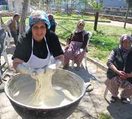 Bazlama ve yufka geleneği unutuluyor