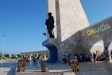 8 metrelik Atatürk Heykeli sallanıyor
