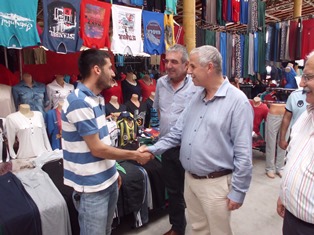 Başkan Toyran kapalı pazaryerinde vatandaşlarla buluştu
