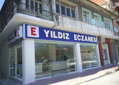 Yıldız Eczanesi taşındı