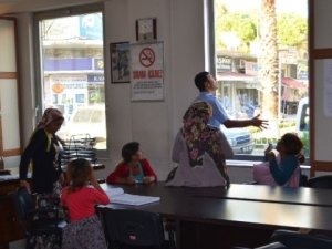 Söke Belediyesi dilenci operasyonu yaptı.