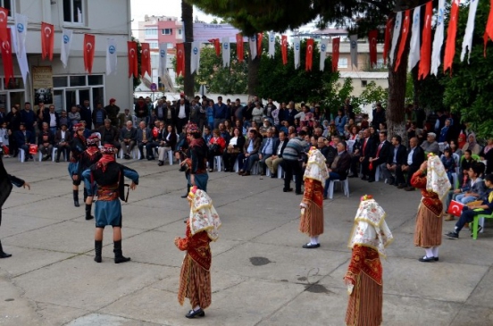 Söke’de Bağarası semtevi açılışında Cumhuriyet coşkusu