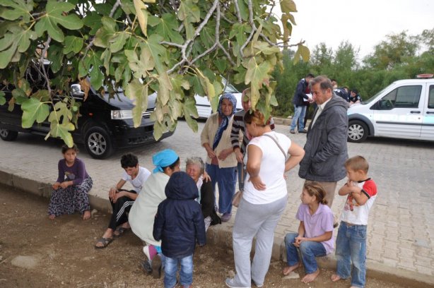 Pazarcılık yapan yaşlı kadının evi yandı