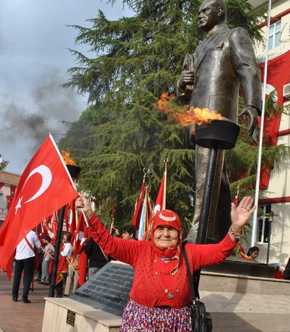 Aydın Ata’sını andı