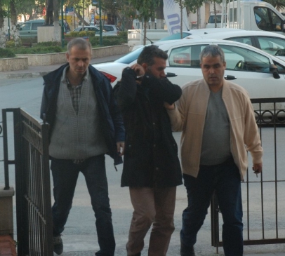 Kuşadası'nda 1,5 kilo esrar yakalandı