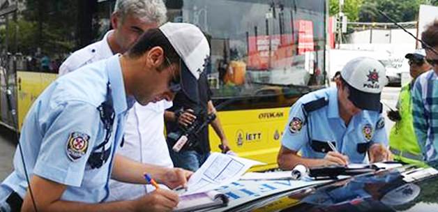 Trafik polisine park cezası kesildi