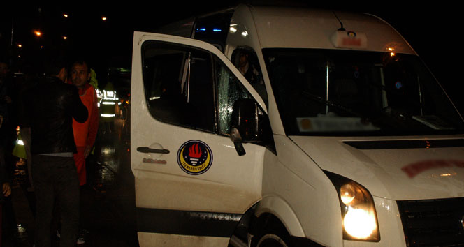 Mersin'de öğrenci servisine ateş açıldı: 1 yaralı