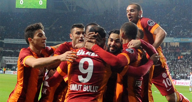 Galatasaray tribüne servet ödüyor