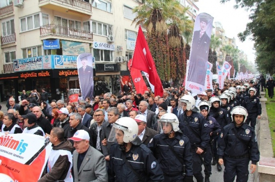 Ankara'ya yürüyen Eğitim-İş üyeleri Aydın'a ulaştı