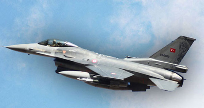 Yunan uçakları F-16 uçağını taciz etti