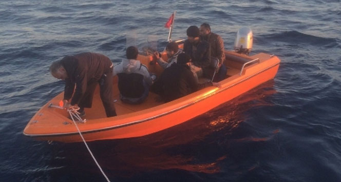 Ege Denizi’nin ortasında ölüme terk ettiler