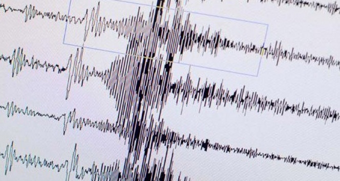 Ege'de korkutan deprem