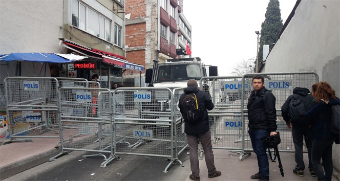 Cumhuriyet Gazetesi önünde geniş güvenlik önlemi