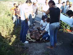 Karpuz yüklü traktör şarampole uçtu