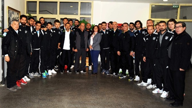 Futbolculardan başkan Çerçioğlu'na galibiyet sözü