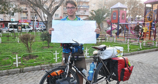Bisikletiyle dört ayda 14 ülke dolaştı