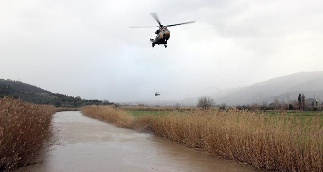 Kayıp pilot için 3 helikopter havalandı!