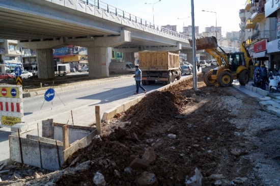 Aski Kuşadası'nda taşkına önlem alıyor