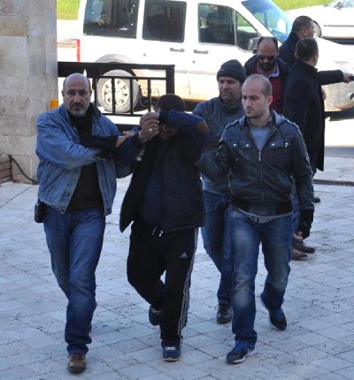 33 ayrı suçtan 5 yıldır aranan zanlı Didim'de yakalandı