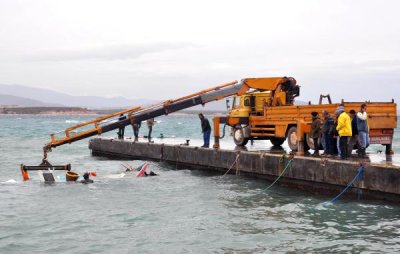 Didim'de fırtına balıkçı teknesini batırdı