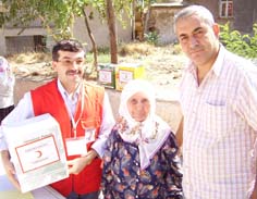 Kızılay ihtiyaç sahiplerini sevindirdi