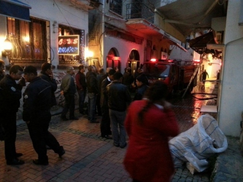 Kuşadası'nda Kaleiçi büyük tehlike atlattı