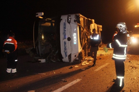 Otobüs kazasında yaralıların tedavisine devam ediliyor